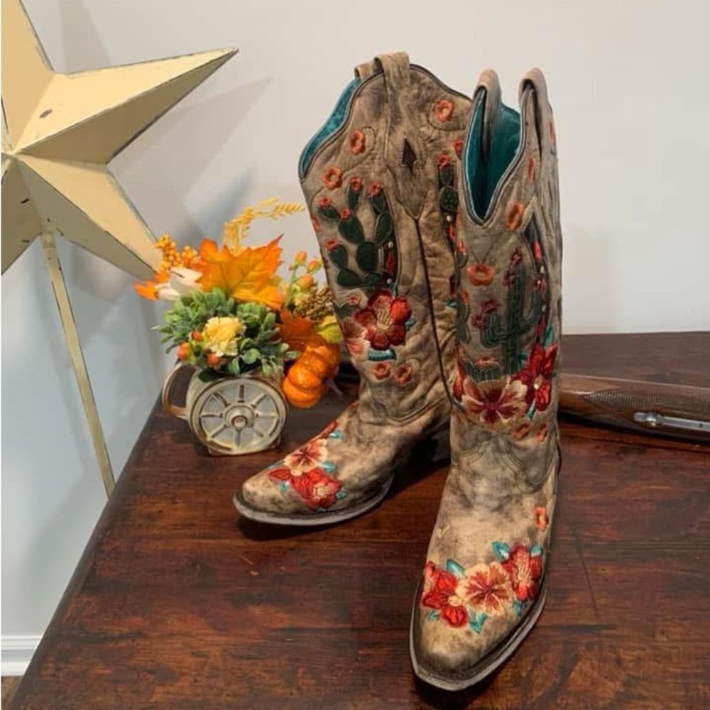 Floral Embroidered Corral Boots